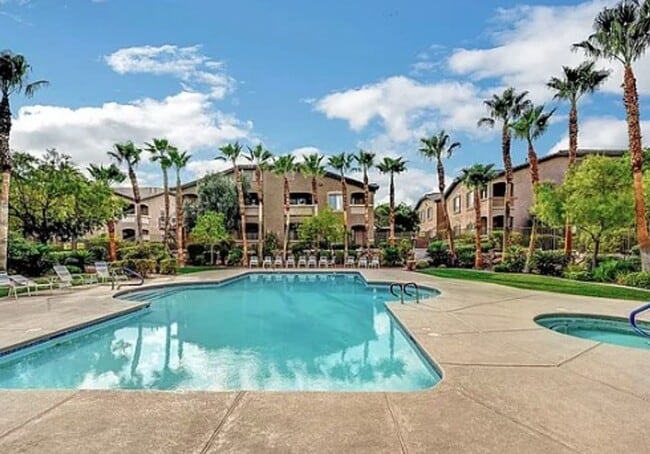 Building Photo - SOUTHWEST - SUNSET CLIFFS