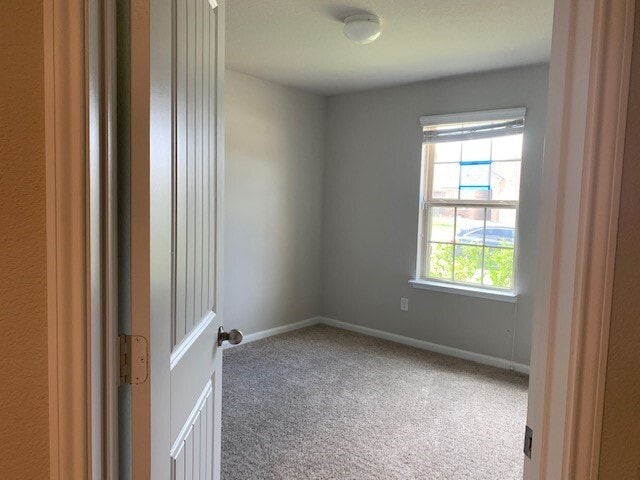 Building Photo - 8219 Ivy Wood Ct