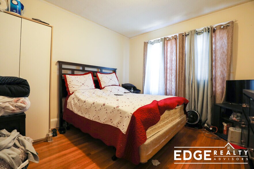 Building Photo - 6 Becket St