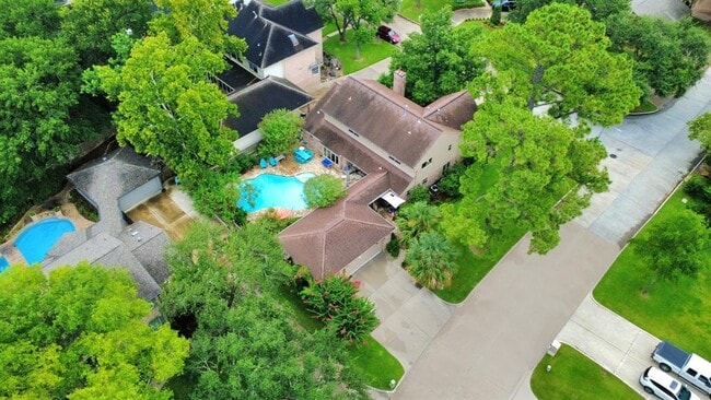 Building Photo - 403 Lakeside Estates Dr