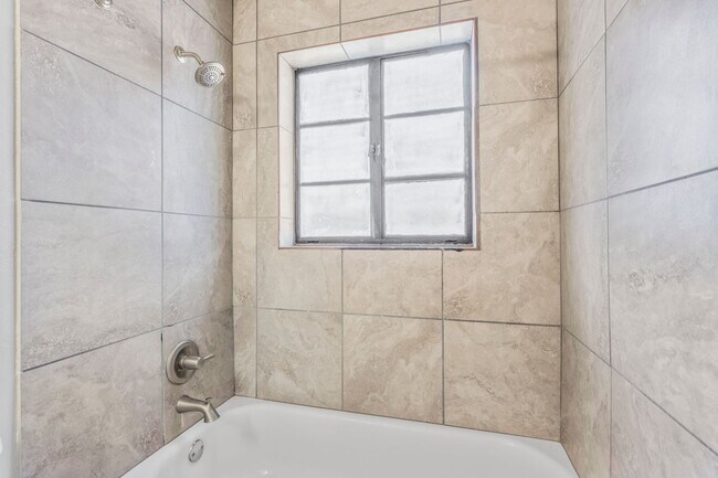 Building Photo - Live/work One Bedroom with Study in Plaza ...