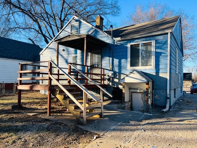 Building Photo - 4219 E 68th Terrace