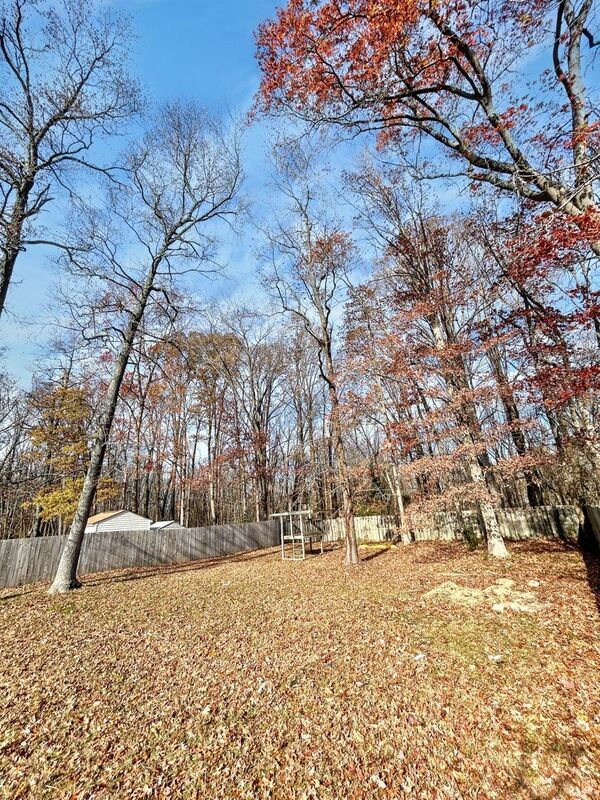 Building Photo - 6005 Almond Creek N Ln