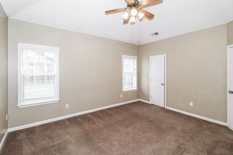 Building Photo - 2680 Bending Elm Dr