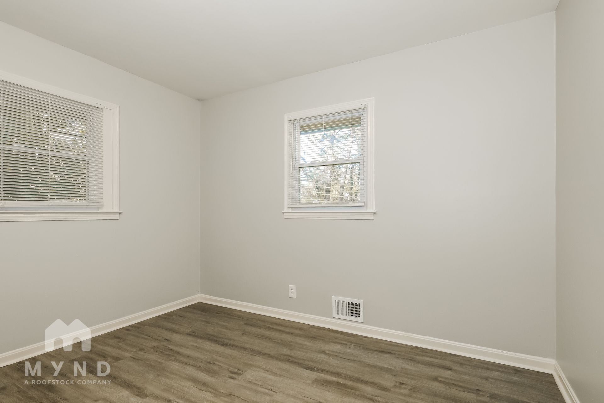 Building Photo - 4769 Ridgewood Dr
