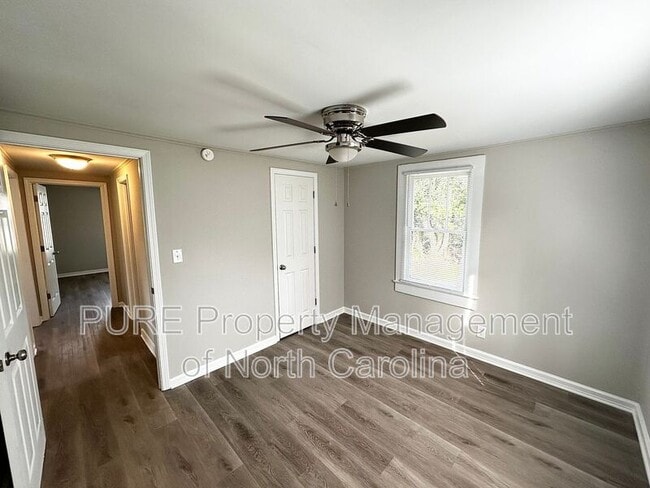 Building Photo - 606 Carver Dr