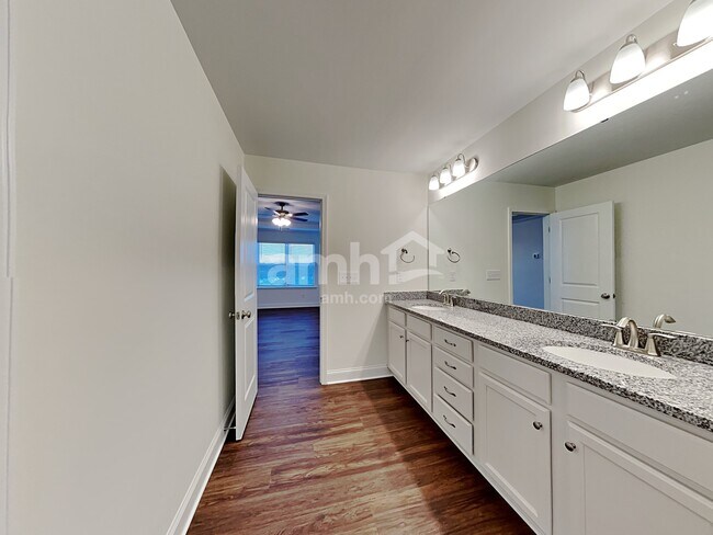 Building Photo - 117 Ashton Dr