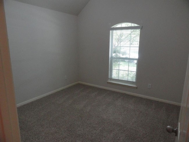 Building Photo - 6310 Canyon Chase Dr