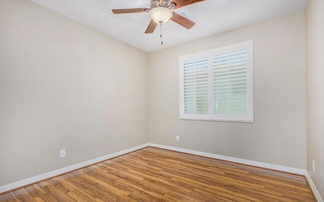 Building Photo - 14892 Aldea Dr N