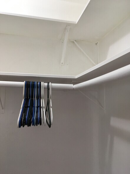 Building Photo - 19900 Bennett Rd