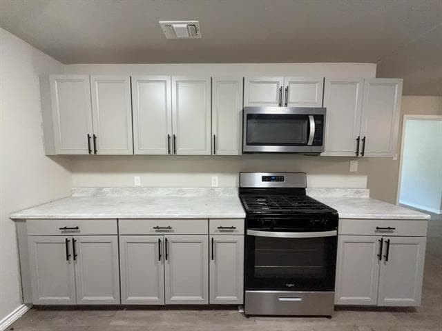 Building Photo - 3316 Shorewood Dr