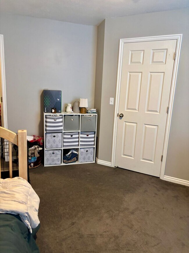 Building Photo - GORGEOUS Townhome!!!