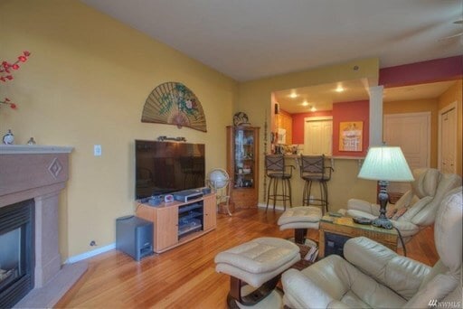 Building Photo - Spacious 1 Bedroom Condo in Belltown Available Now!