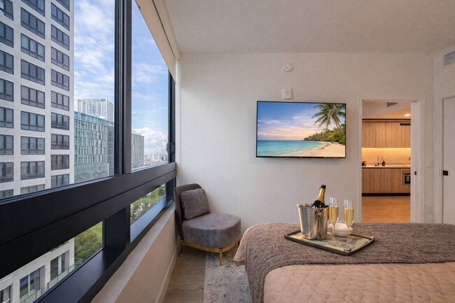 Building Photo - 225 N Miami Ave