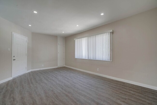 Primary Photo - 600 Kelton Ave
