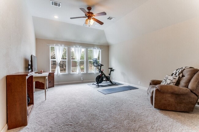 Building Photo - GORGEOUS HOME IN BELTERRA WITH SPARKLING POOL & SERVICE INCLUDED