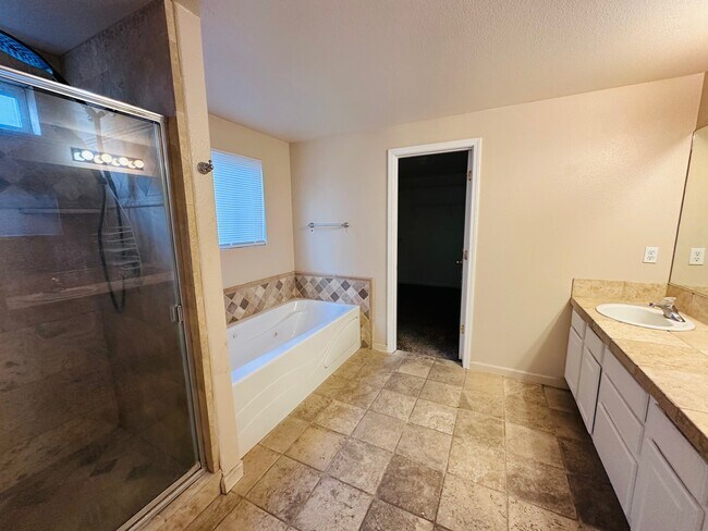 Building Photo - 1545 Wrangler Ln