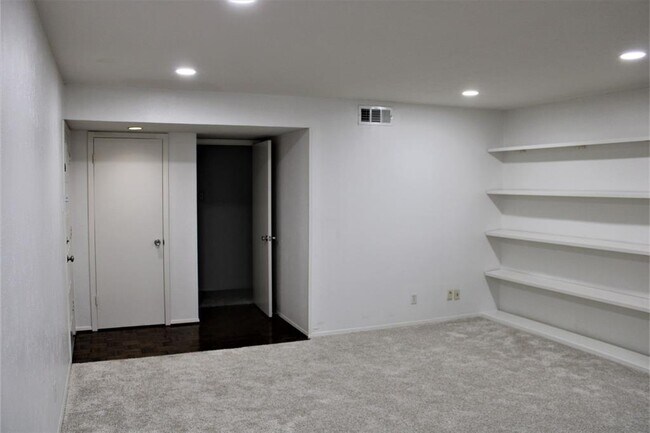 Building Photo - 6060 Birchbrook Dr
