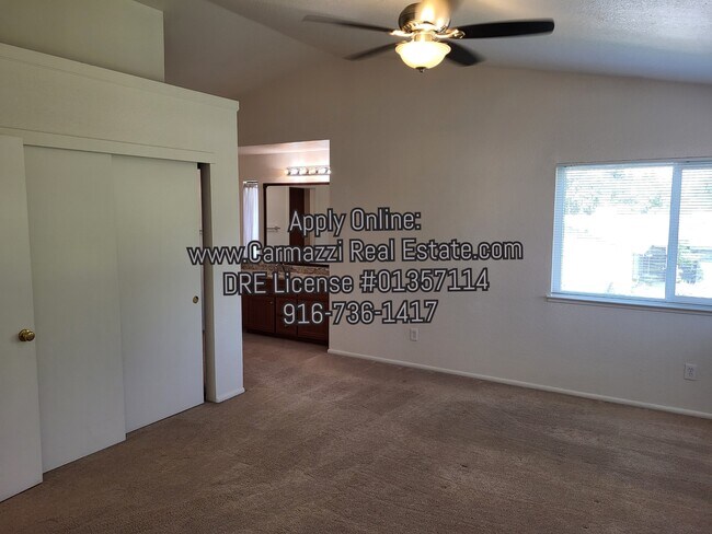 Building Photo - 9244 Mapleview Way