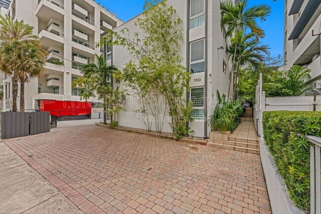 Building Photo - 150 SW 10th St