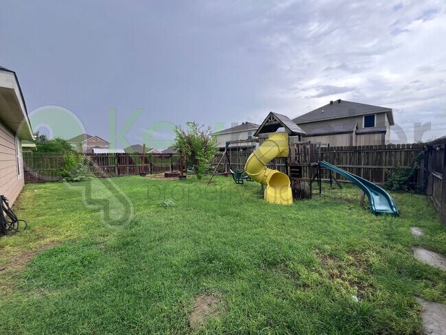Building Photo - Beautiful 4bed/2bath home in Edinburg