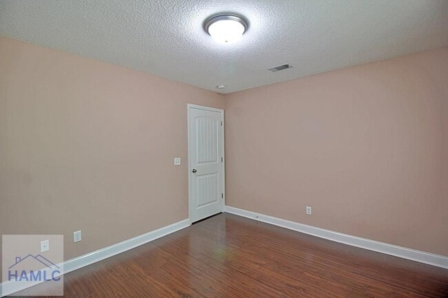 Building Photo - 720 Highgrove Ct