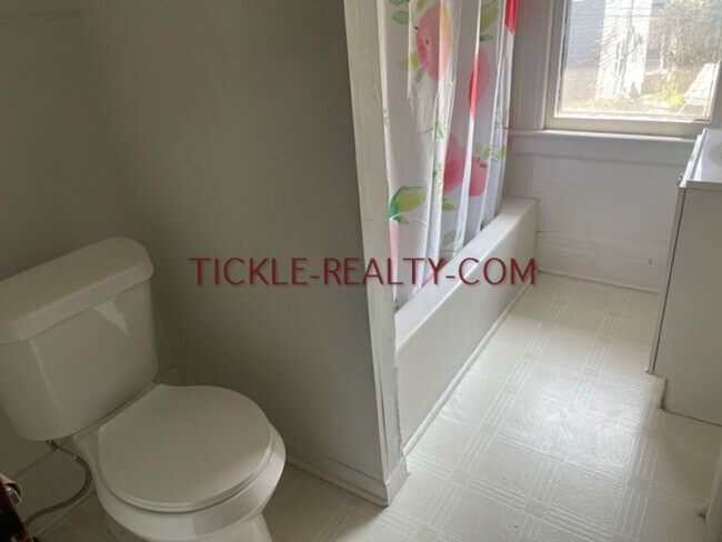 Building Photo - 18-22 Wilmer St