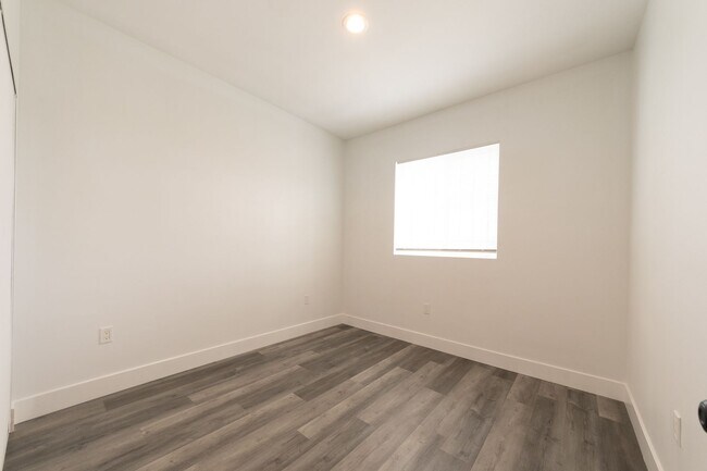 Building Photo - Spacious 4-Bedroom, 3-Bath Home – Modern Upgrades & Parking Included