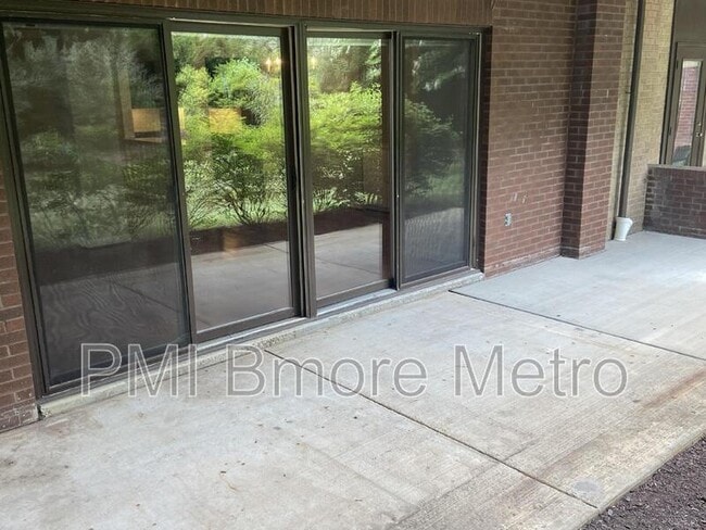 Building Photo - 5712 Roland Ave
