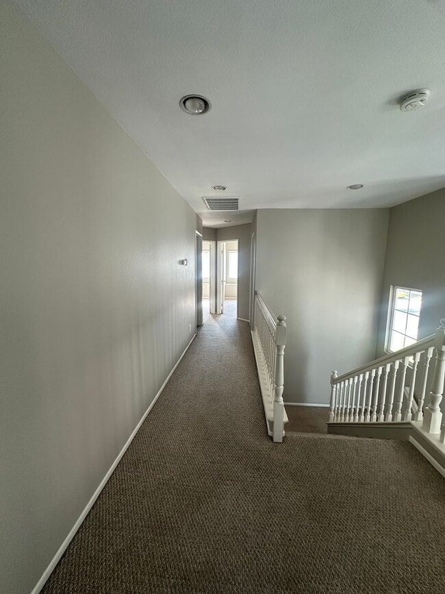 Building Photo - Beautiful Lake Hills Home with Sparkling Pool – A Must See!