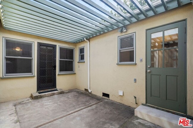 Building Photo - 10593 Wilkins Ave