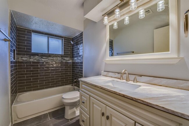 Upstairs Full Bathroom - 8206 AMURWOOD DR