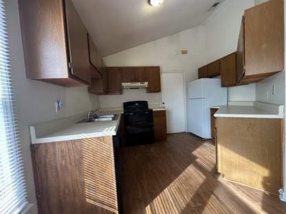 Building Photo - 219 Wedgewood Dr