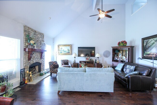 Building Photo - Spacious 5 Bedroom Home In Jenks West School District!