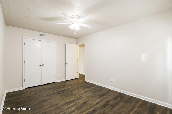 Building Photo - 3324 Rainview Cir