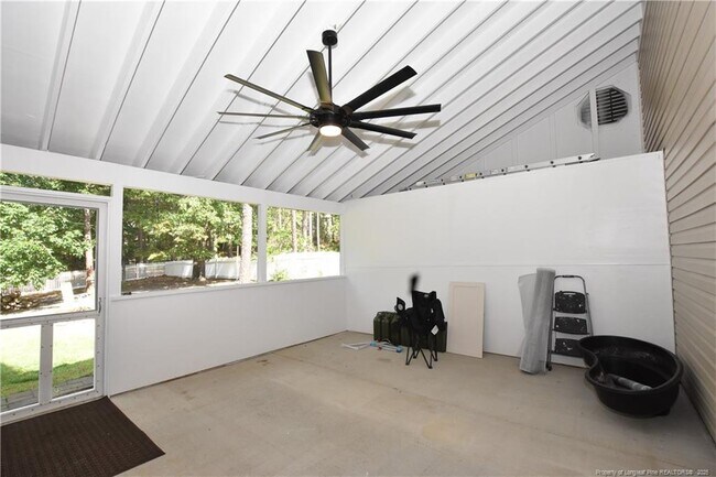Building Photo - 152 Lakeforest Trail