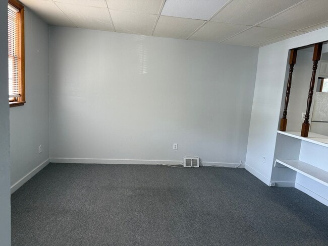 Building Photo - 113 Line Way