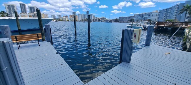 Building Photo - 468 Golden Isles Dr