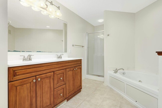 Building Photo - 15865 Porchlight Ln
