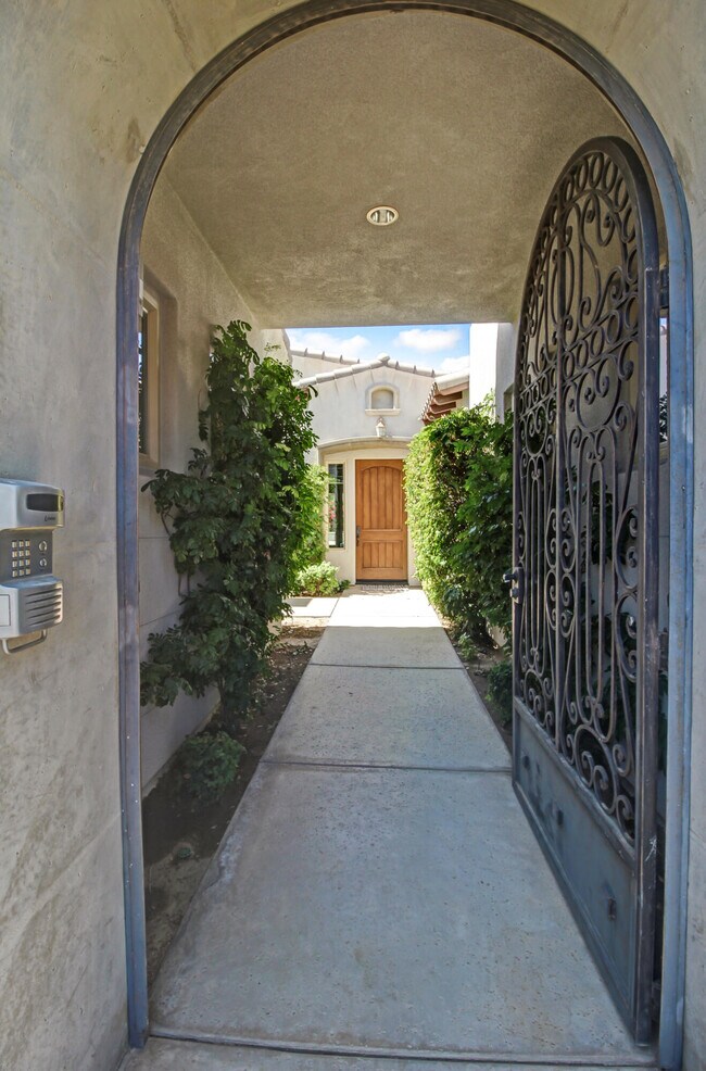 Building Photo - 81075 Giacomo Way