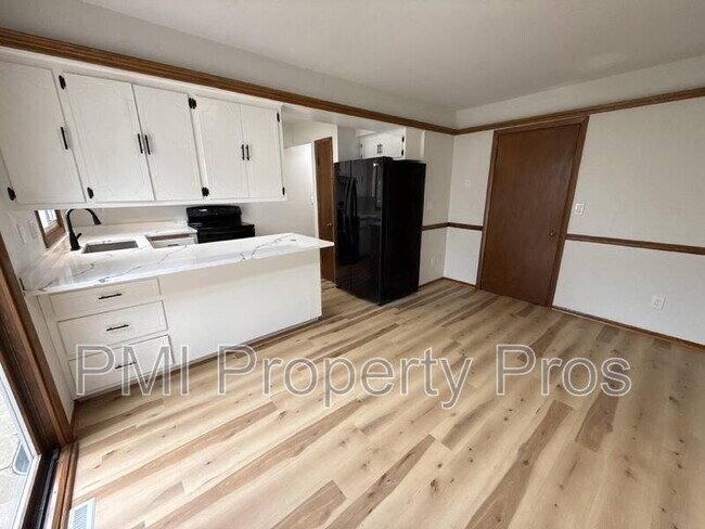 Building Photo - 8148 S 88th St
