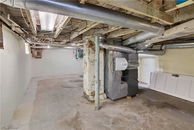 Building Photo - 127 4th St