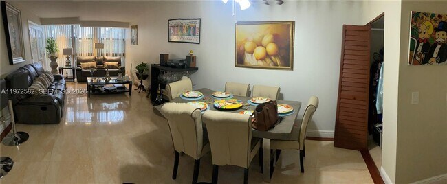 Building Photo - 200 Leslie Dr