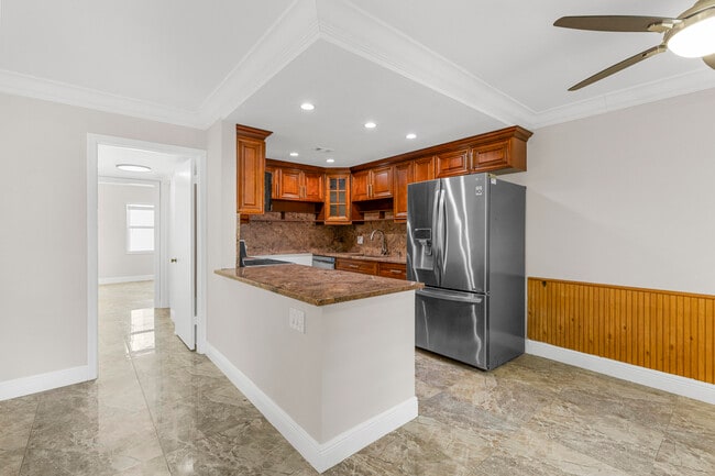 Building Photo - 111 Lake Ave