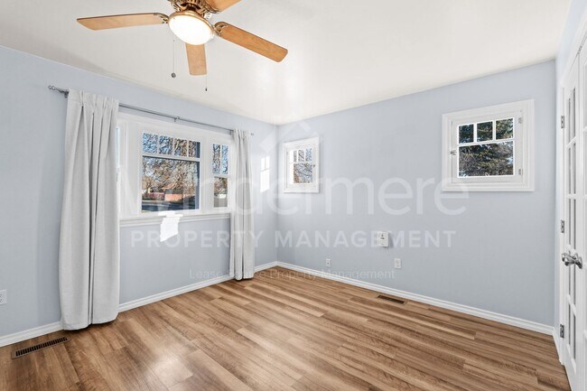 Building Photo - Welcome to this charming 1-bedroom, 1-bathroom home located in the vibrant city of Spokane, WA.