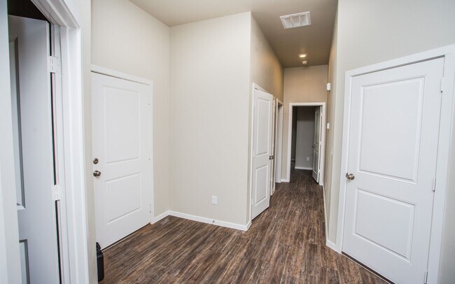 Building Photo - 2123 Kokomo Ave