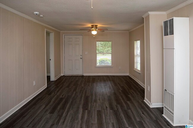 Building Photo - 1133 7th Ave