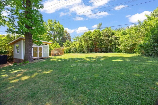 Building Photo - 832 Stanfield Dr