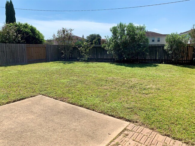 Building Photo - 20519 Lantern Springs Ln