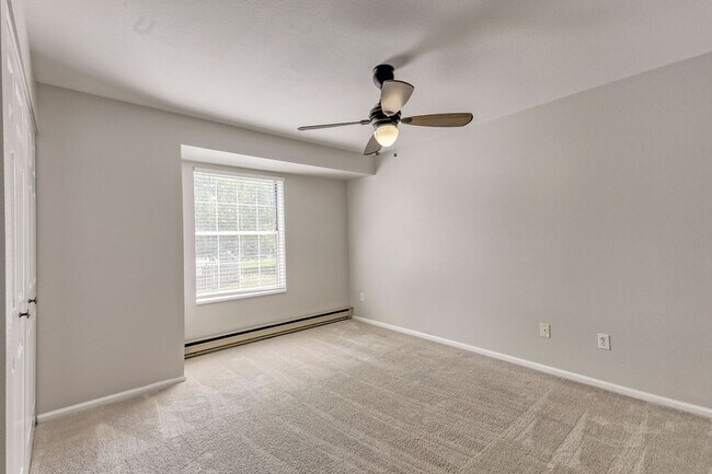 Building Photo - Students Welcome! Fantastic & Classy 2-Bedroom, 2-Bath Ranch-Style 2nd Floor Condo